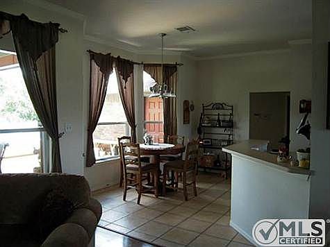 3rd image of 1071 Waterford Dr