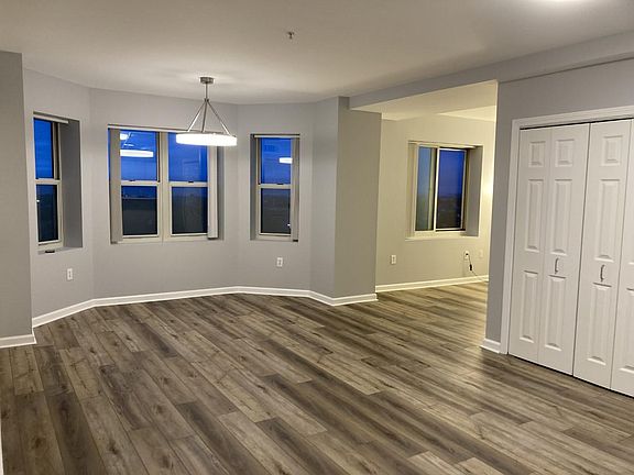 2nd image of 1 Cityview Ln Unit 715