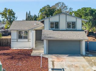 7472 Palmer House Dr, Sacramento, CA 95828