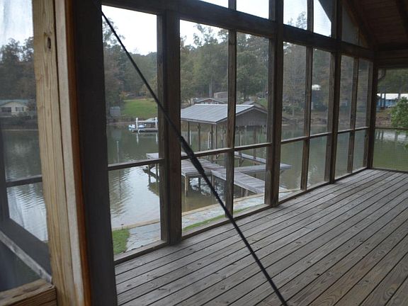 4th image of 556 Shoreline Dr