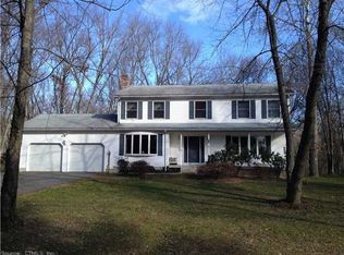 69 Kenwood Cir, Bloomfield, CT 06002
