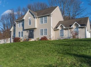 3 Hill Ter, Hackettstown, NJ 07840