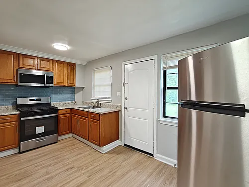 120 Yorke St Photo 1