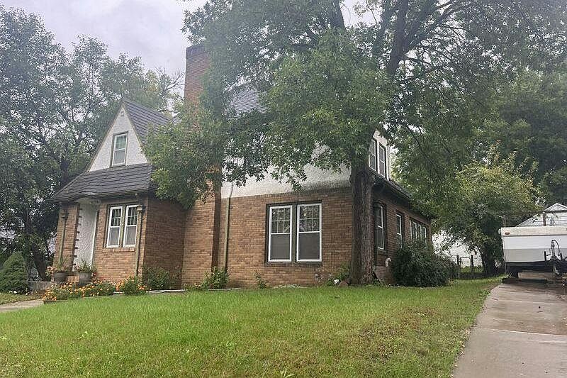 2nd image of 3126 Pierce St