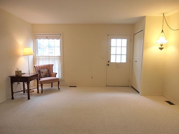 5th image of 2758 Glenbridge Ct