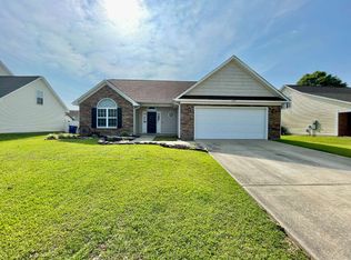 193 Lochwood Dr, Raeford, NC 28376
