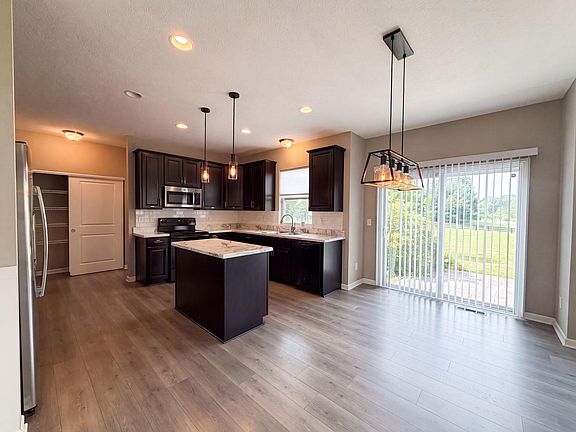 2nd image of 3212 Yellow Finch Way