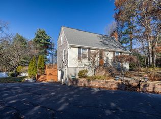 2 Glad St, Assonet, MA 02702