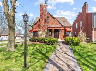 12806 Chestnut St, Southgate, MI 48195
