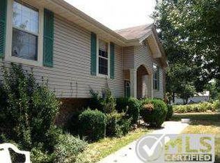 215 Rocky Ln, Carl Junction, MO 64834