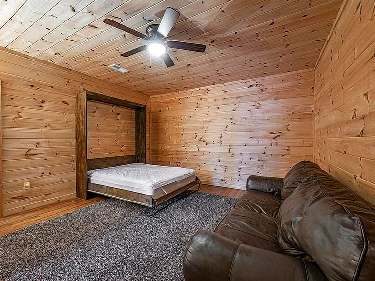 54 Henderson Ln — Photo 31