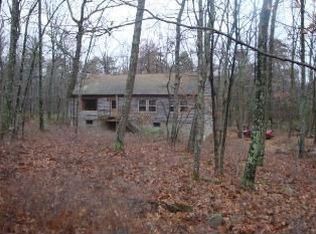 102 Glacier Ter, Shohola, PA 18458