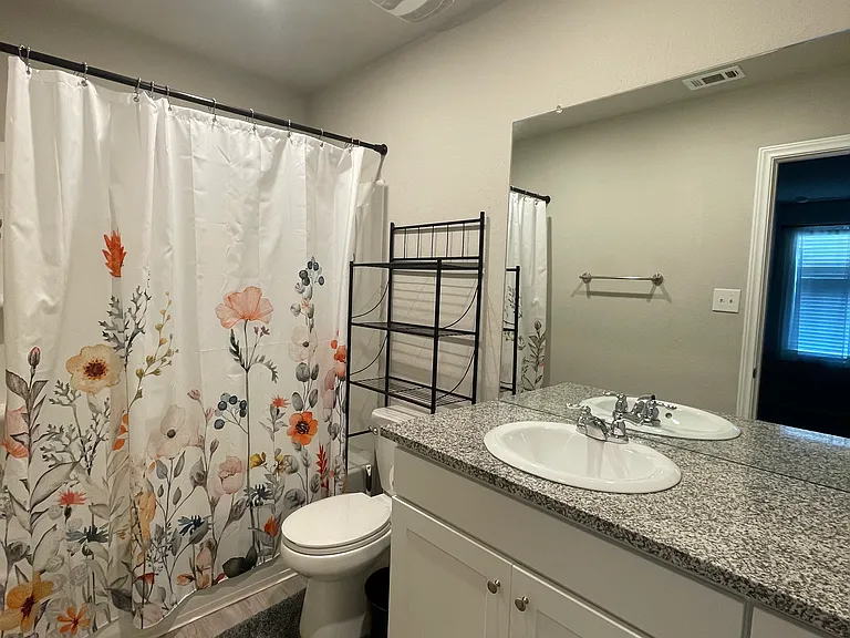 2nd guest bathroom