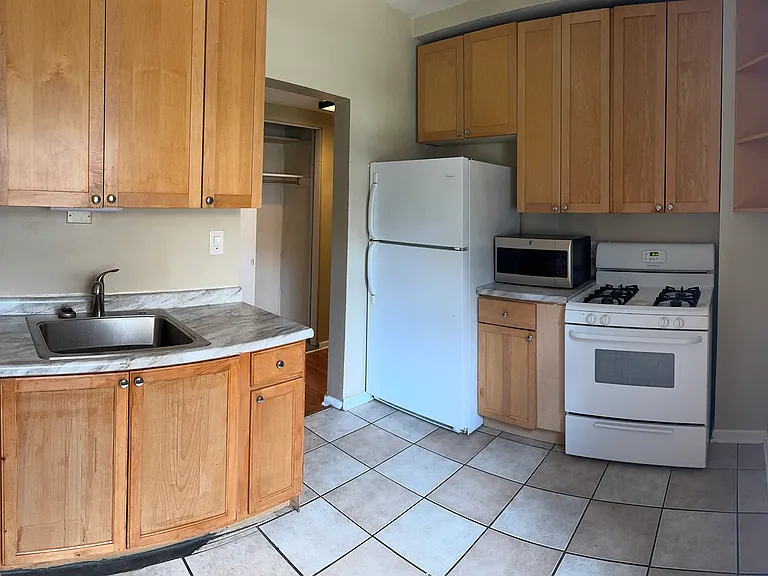 1406 W Jonquil Ter #1 — Photo 13
