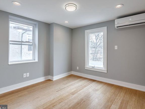 2nd image of 1530 Christian St #3