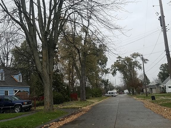 5th image of 2013 Collingwood Ave