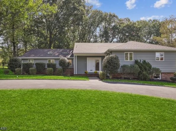 18 Richard Dr, Millburn Twp., NJ 07078