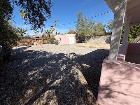1827 E Linden St — Photo 14