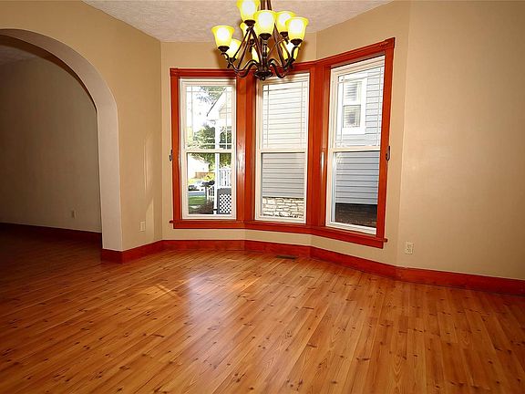 4th image of 6926 Arthur Ave