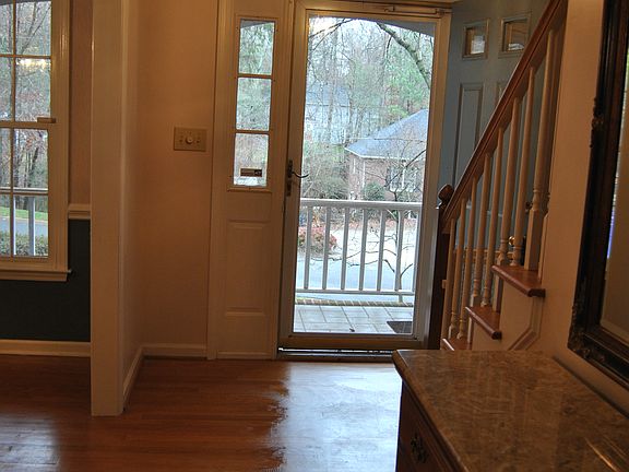3rd image of 5049 Kentwood Dr