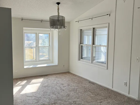 5329 Highpointe Ter, Bloomington, MN 55437