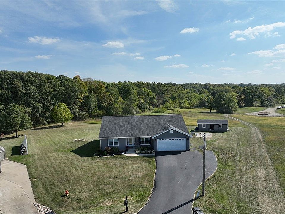 6233 E Flower Ct, Argenta, IL 62501 Zillow