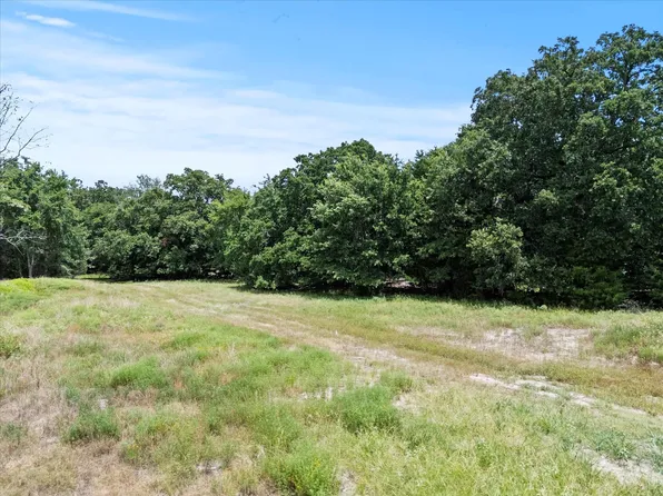 1358 E Rabbit Cove Rd, Quinlan, TX 75474