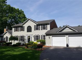 25 Frances Barber Dr, Hope Valley, RI 02832
