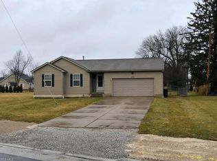 605 7th St SE, Brewster, OH 44613