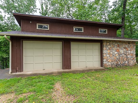 5th image of 27 Holly Ln
