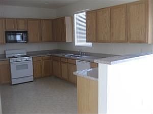 3rd image of 7128 Picton Ave