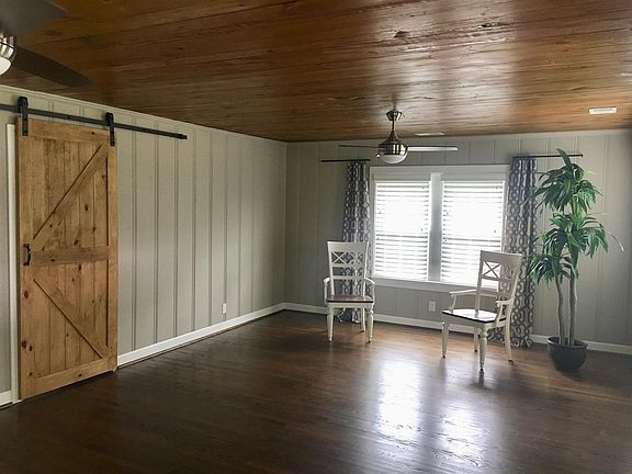 5th image of 3034 Lakeshore Dr
