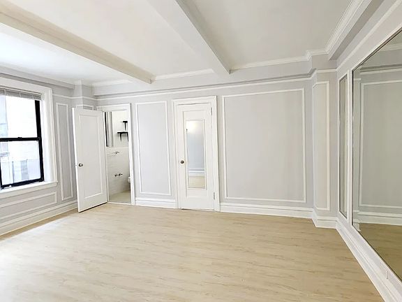 3rd image of 17 W 64th St APT 3C