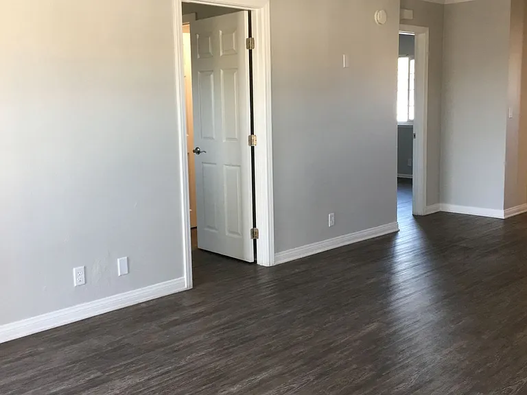 Villa Del Sol Apartments — Photo 50