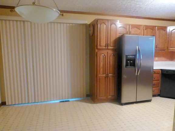 3rd image of 4428 Beechcliff Dr
