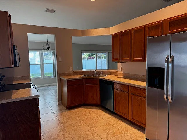 18104 Lafayette Pl — Photo 2