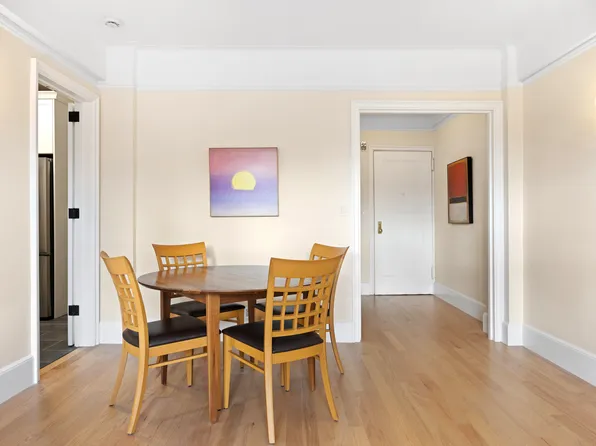 40 West 77th Street image 3 of 8