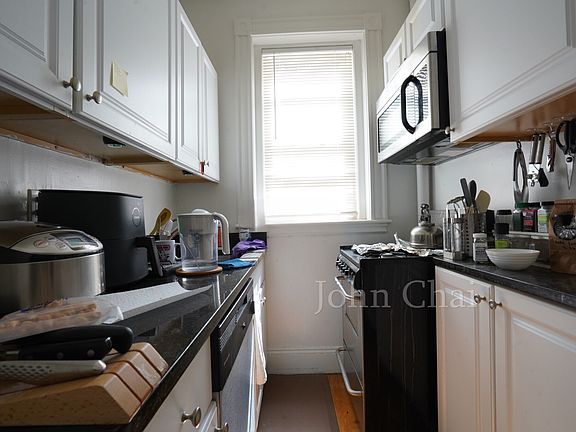 5th image of 10 Orkney Rd APT 26