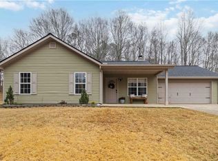 4560 Spring Leaf Dr, Gillsville, GA 30543