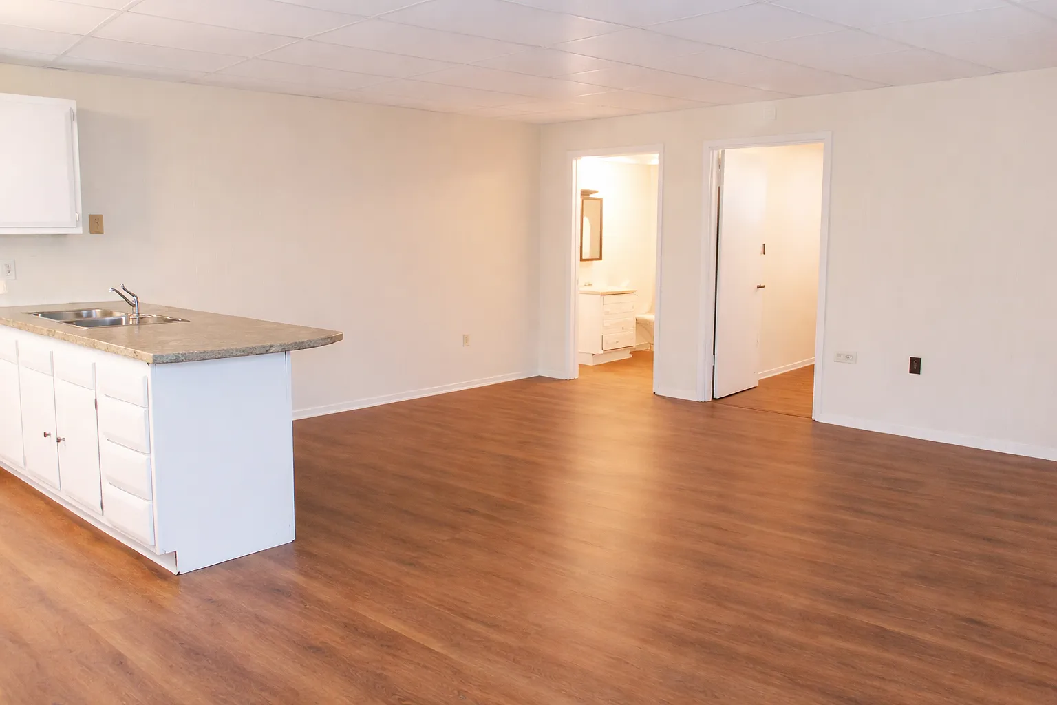 434 W Madison St — Photo 3