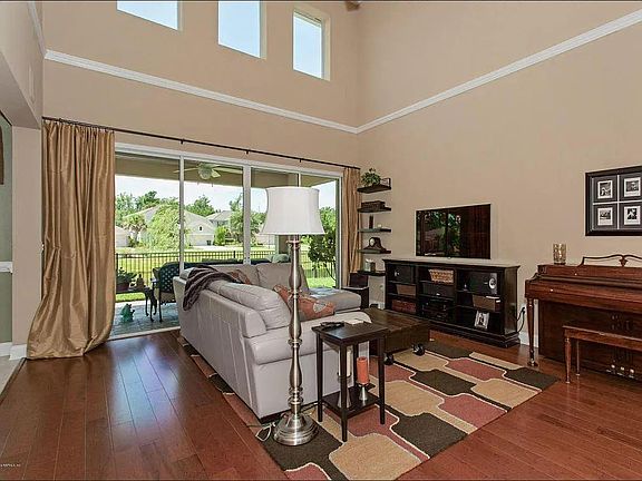 3rd image of 3814 Hartwood Ln