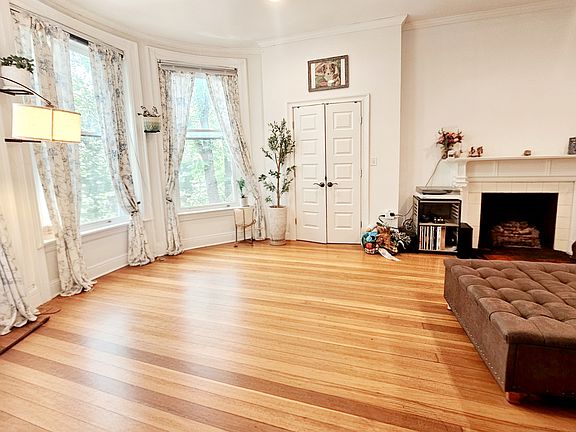 2nd image of 379 Commonwealth Ave APT 6