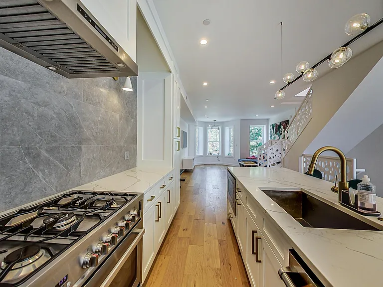 25 U St NE #2 — Photo 8