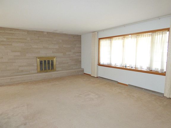 2nd image of 18800 Pawnee Ln