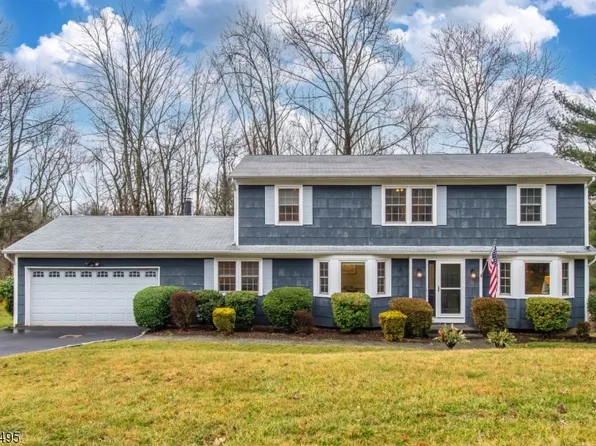 17 Woodland Ter, High Bridge Boro, NJ 08829