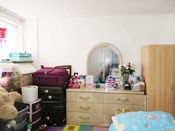 3rd image of 3325 90th St APT 5E