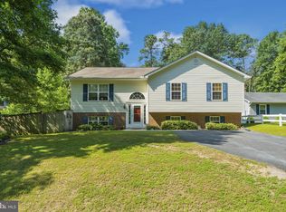 469 Deer Ln, Lusby, MD 20657