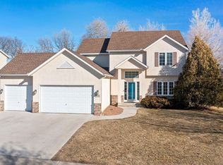 8541 College Trl, Inver Grove Heights, MN 55076