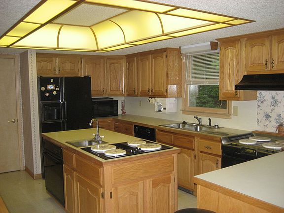 5th image of 878 Dogwood Dr