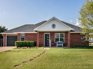 414 W Andrew Dr, Mabank, TX 75147